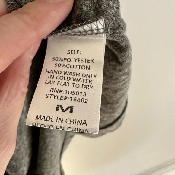 Savanna Jane Women’s Sleeveless Gray Top with Multicolor Stripes Size M GUC - Picture 7 of 8